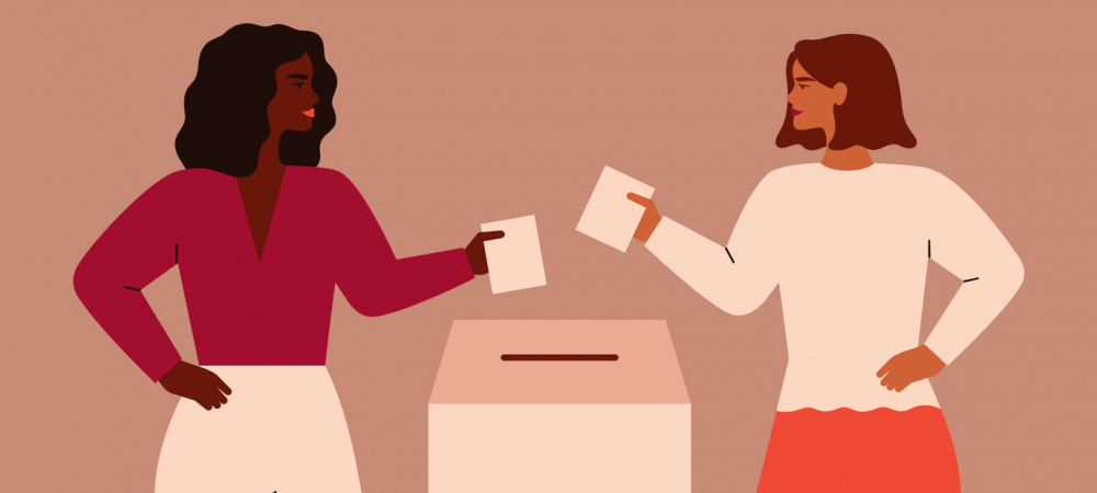 Zwei Frauen an der Wahlurne