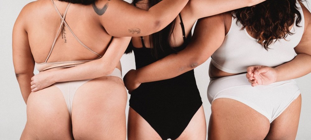 Drei Frauen mit unterschiedlichen Körperformen