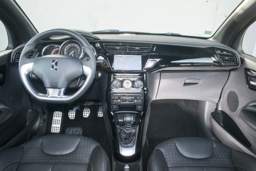 Cockpit des DS3 Cabrios