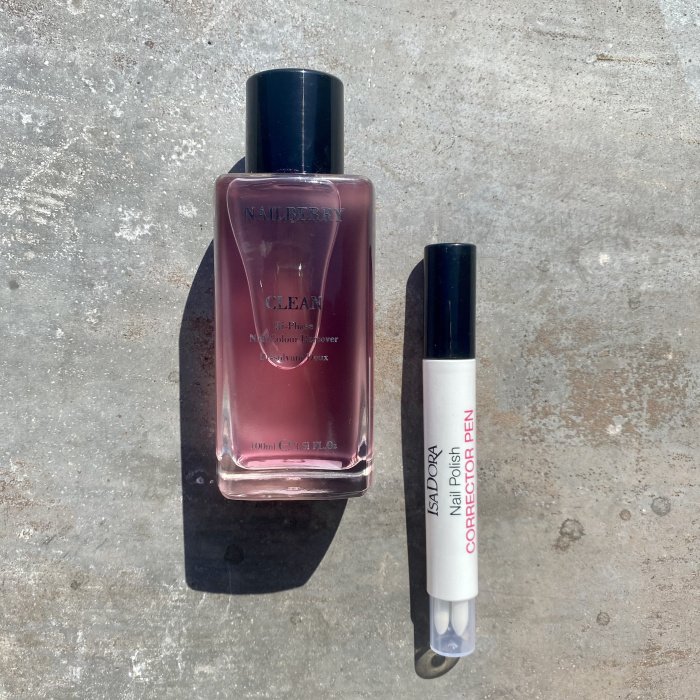 „Clean Bi-Phase Nail Colour Remover“ von Nailberry, „Nail Polish Corrector Pen“ von Isadora