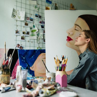 Atelierbesuche mit EMOTION: Frauen in der Kunst