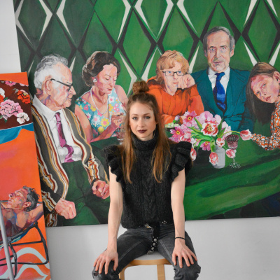 Malerin Janina Brügel in ihrem Atelier
