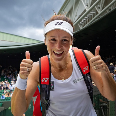 Tennisspielerin Tatjana Maria jubelt nach ihrem Sieg im Achtelfinale von Wimbledon 2022
