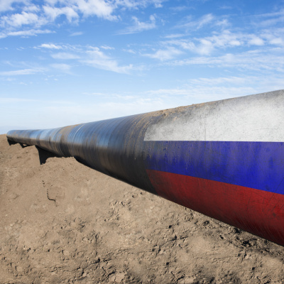 Gas-Pipeline mit russischer Fahne darauf